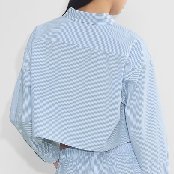 Aritzia TNA Fergie Poplin Cropped Shirt. Periwinkle and white striped. sz 2xs - Picture 2 of 10